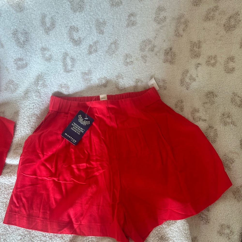 Red set - Picture 4 of 5
